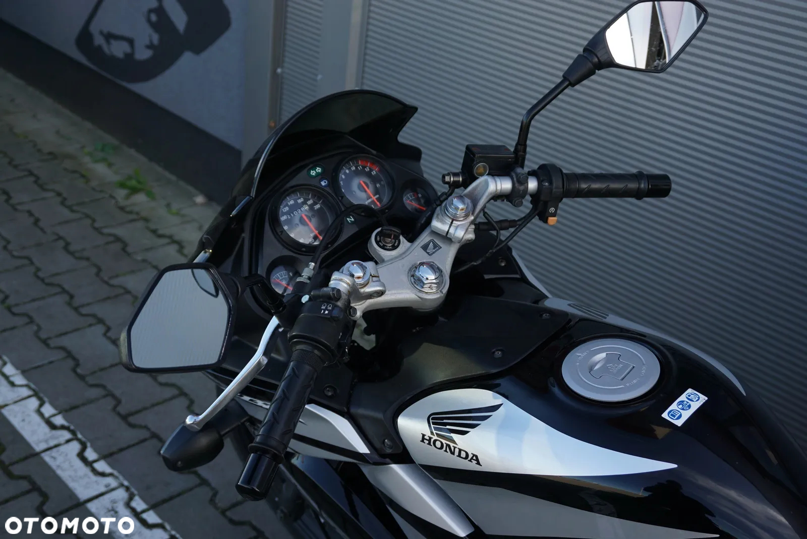 Honda CBR - 16