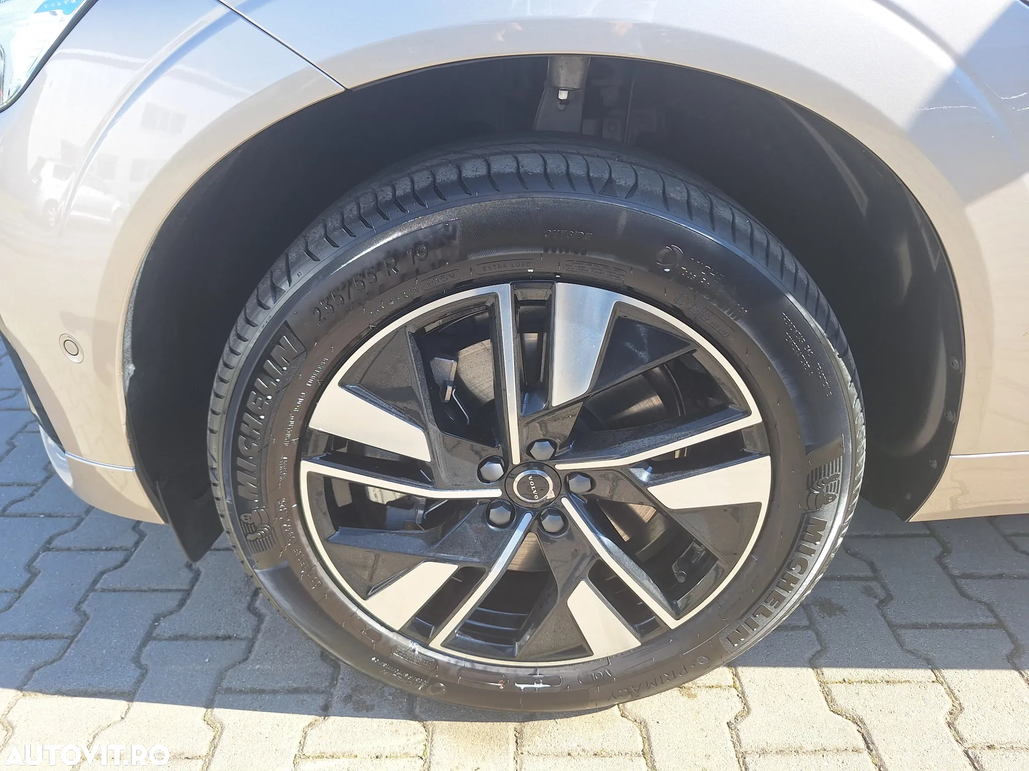 Volvo XC 60 T6 AWD AT PHEV Plus Dark - 35
