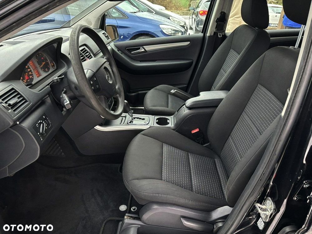 Mercedes-Benz Klasa B 180 Autotronic - 11