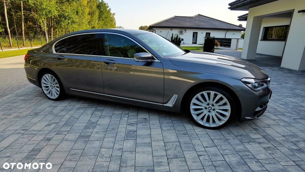 BMW Seria 7 750Li Edition Exclusive - 17