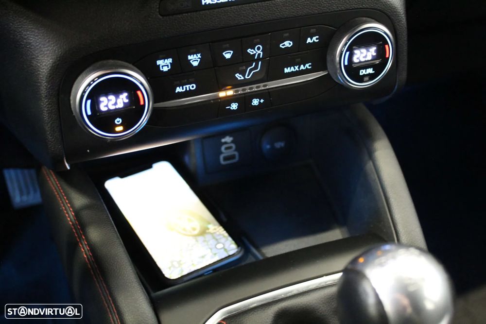 Ford Kuga 1.5 EcoBoost ST-LINE - 19