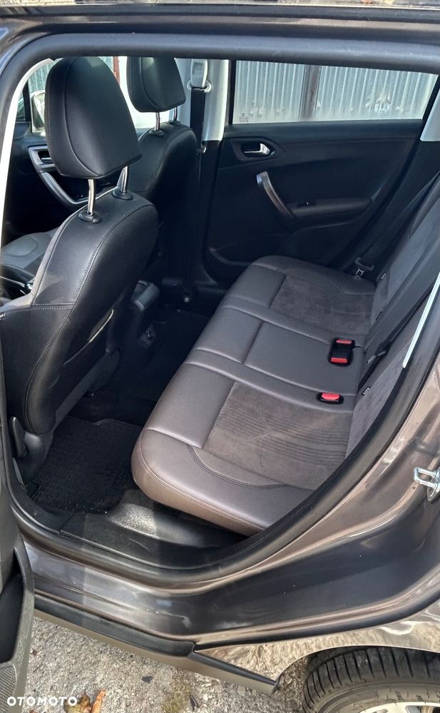 Peugeot 2008 1.6 e-HDi Allure S&S - 14