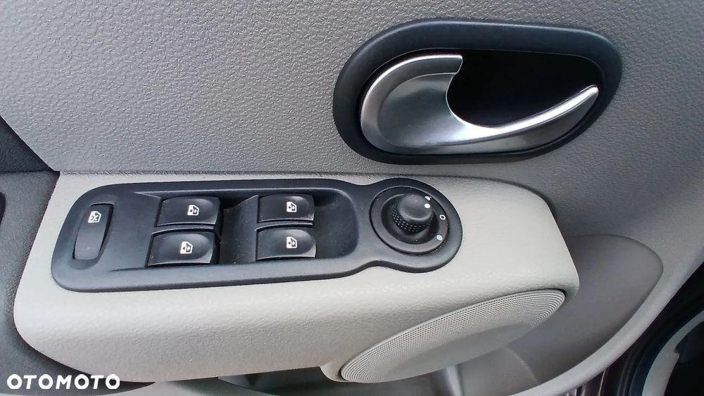 Renault Modus - 21