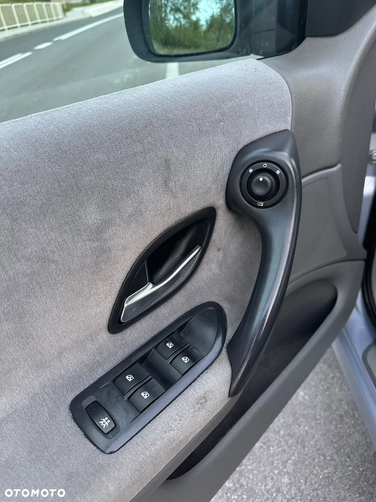 Renault Laguna - 11