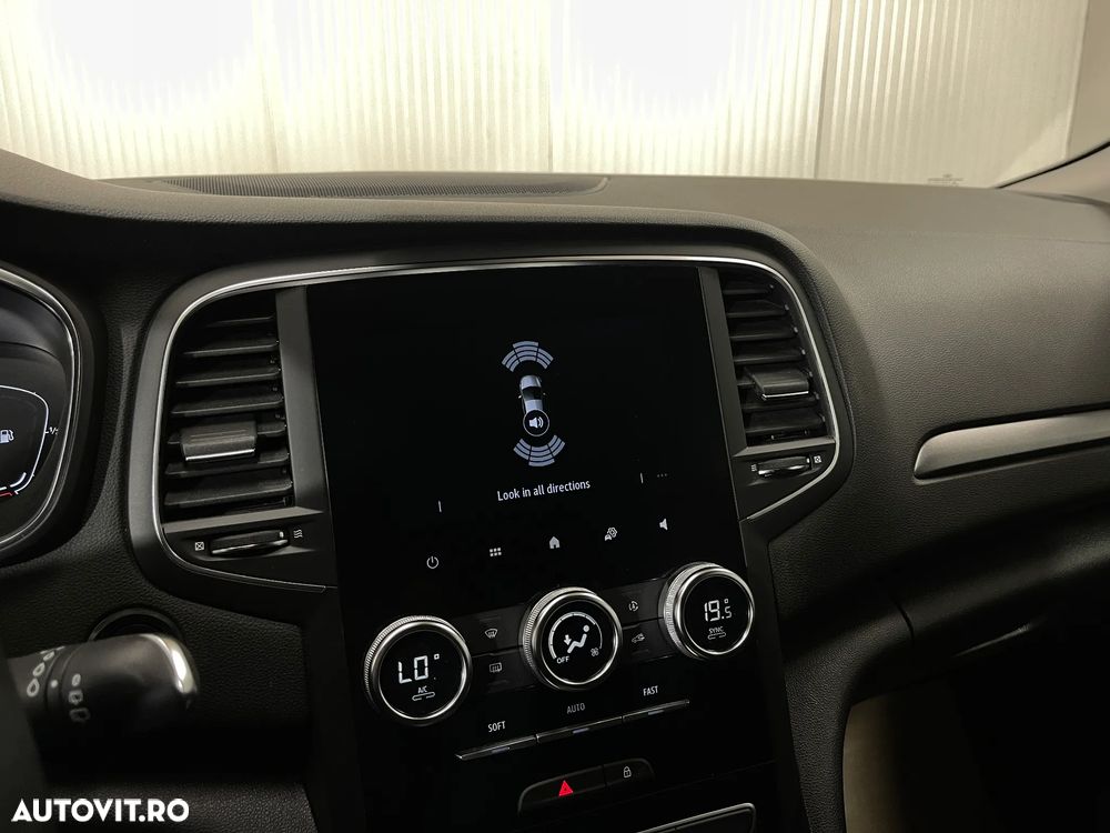 Renault Megane BLUE dCi 115 EDC BUSINESS EDITION - 13