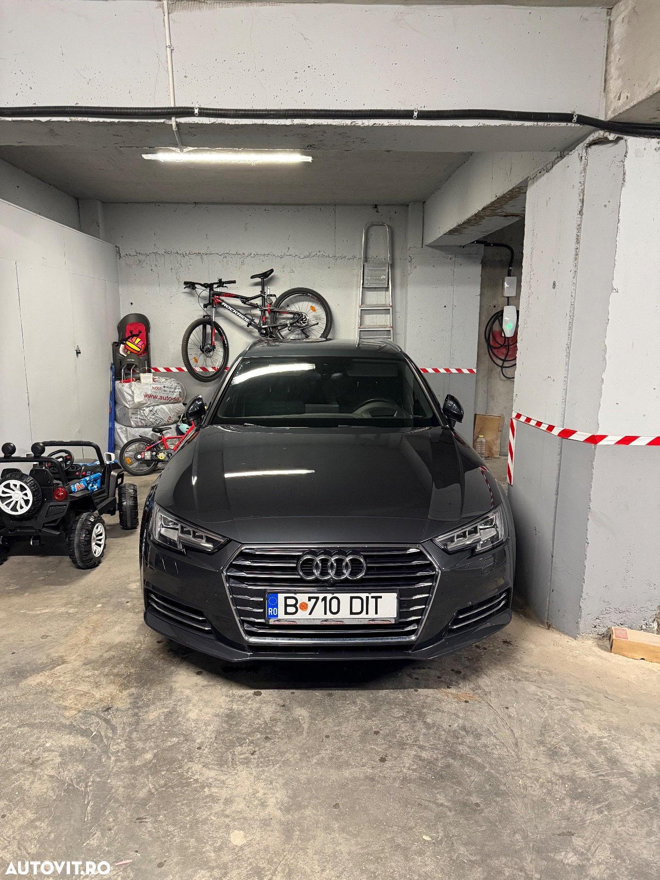 Audi A4 2.0 TDI S tronic Design - 27