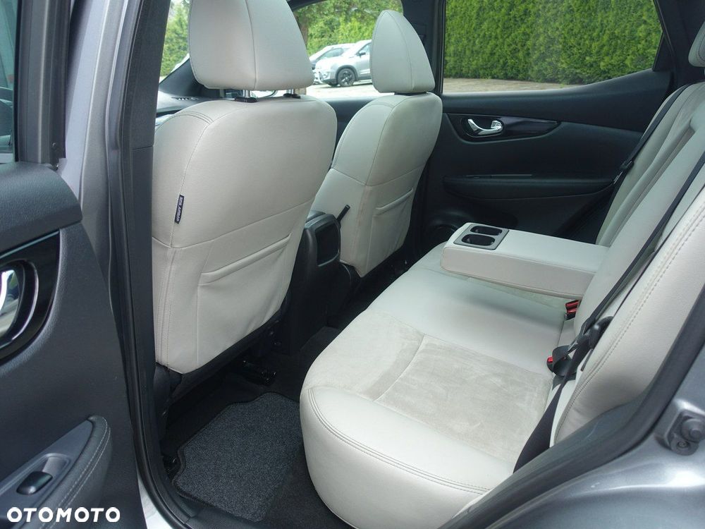 Nissan Qashqai 1.5 dCi N-Connecta EU6 - 16
