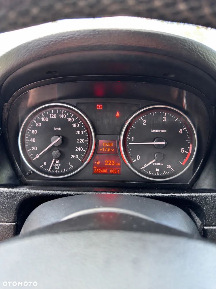 BMW X1 xDrive20d - 16