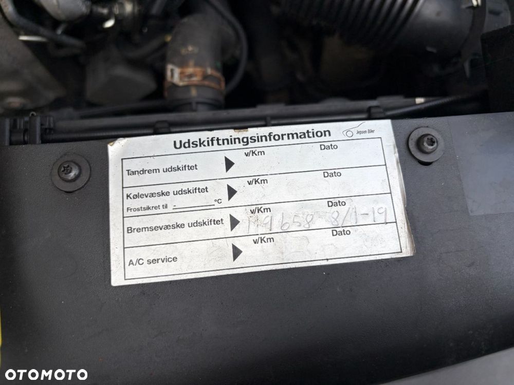 Citroën Berlingo Multispace e-HDi 90 FAP EGS6 Exclusive - 22