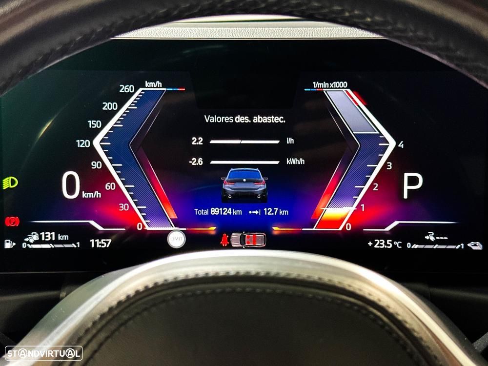 BMW 330 e Pack 50 anos M Auto - 34