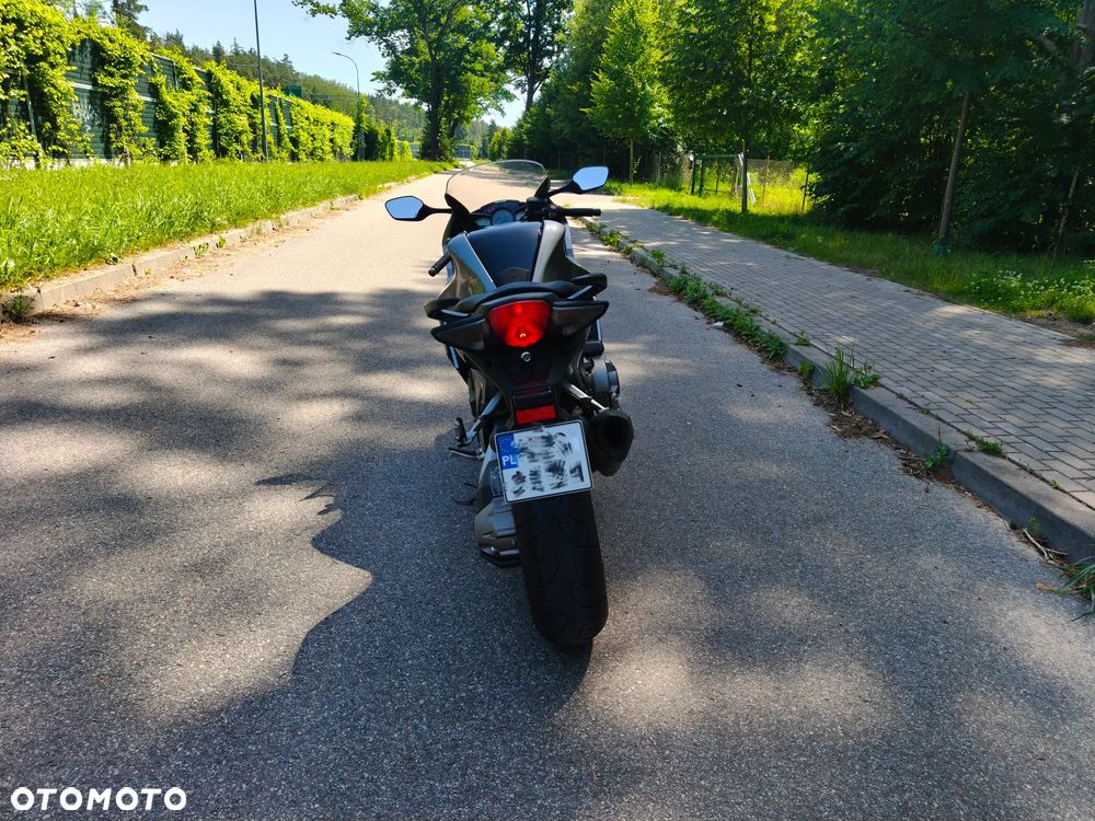 Honda VFR - 4