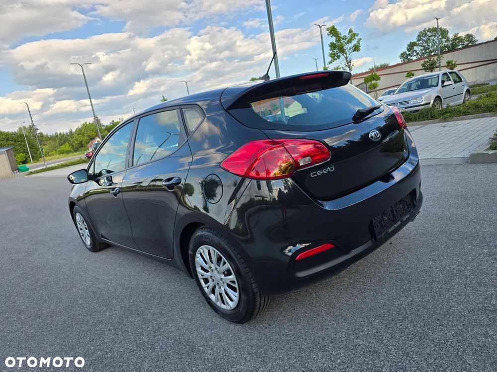 Kia Ceed - 35
