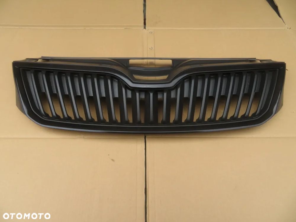 ATRAPA GRILL SKODA RAPID 5JA 12R- KRAKÓW - 1
