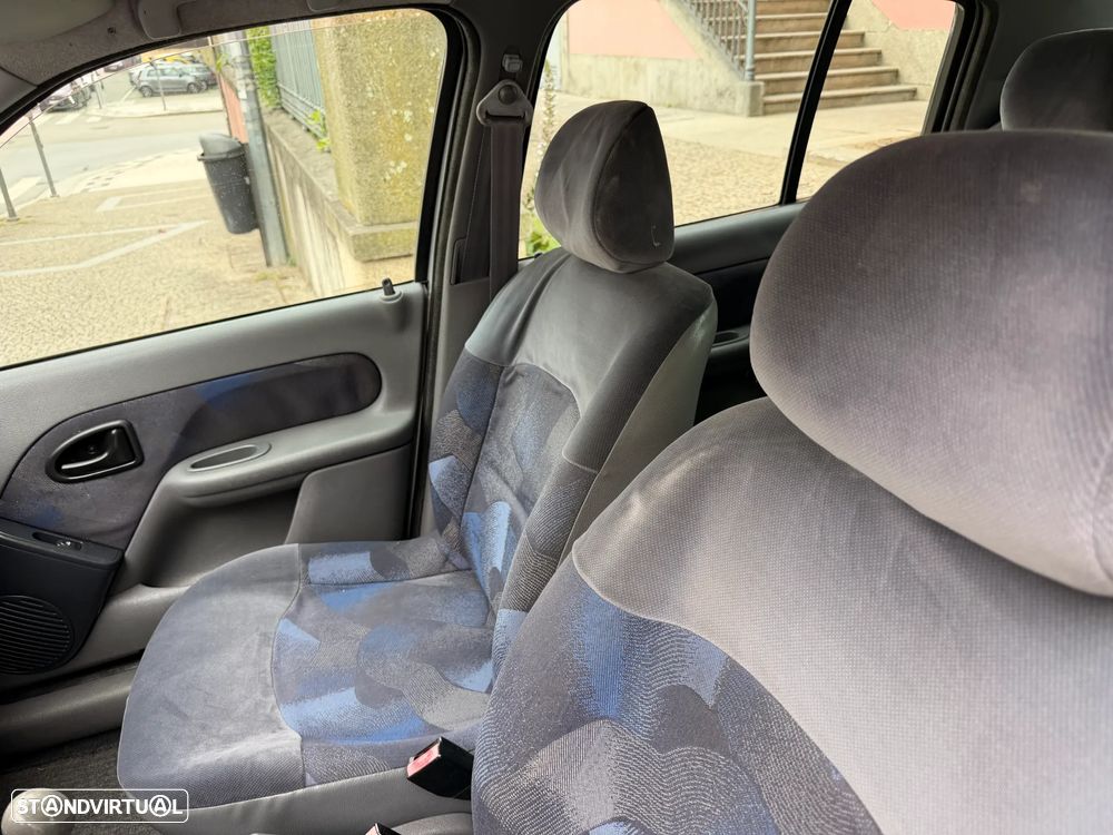 Renault Clio 1.2 16V Extreme - 12