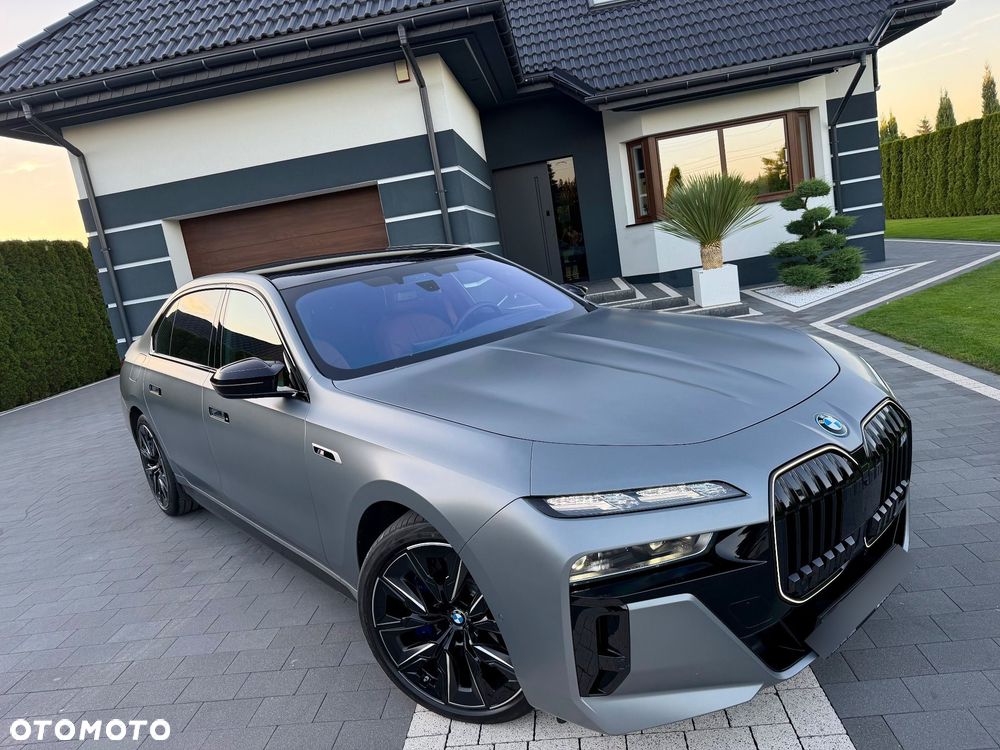 BMW Seria 7 M760e PHEV xDrive Individual Edition sport - 16