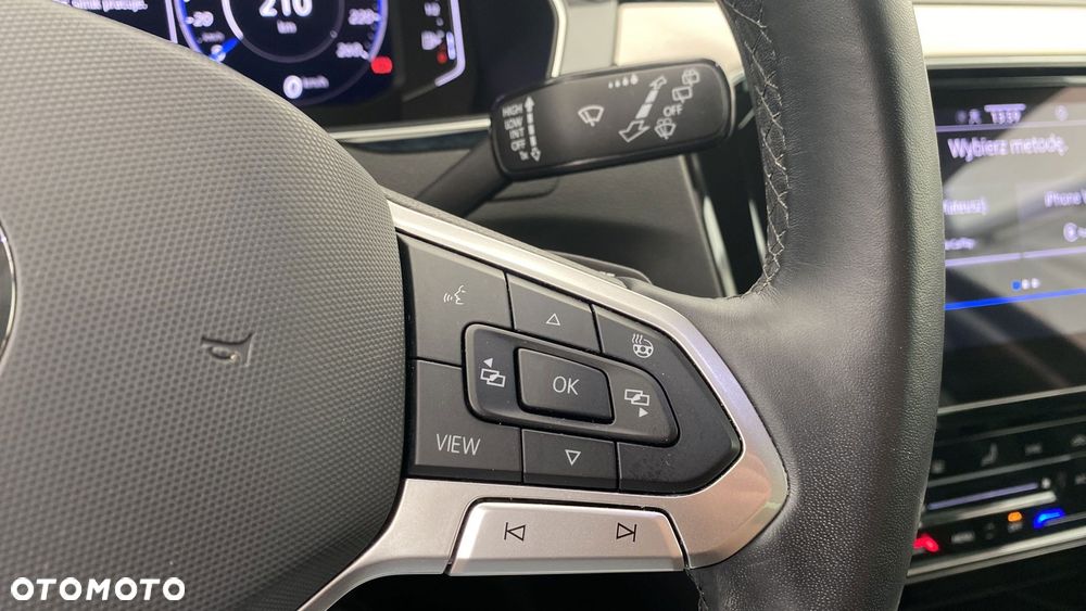 Volkswagen Passat - 22