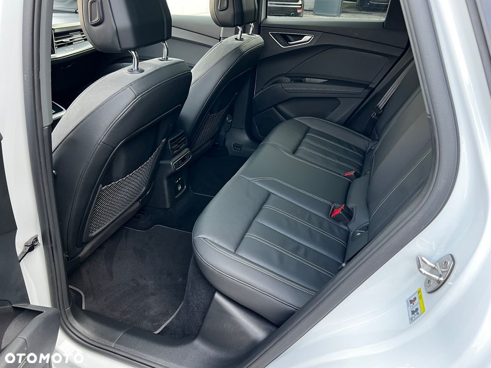 Audi Q4 e-tron 50 quattro - 11