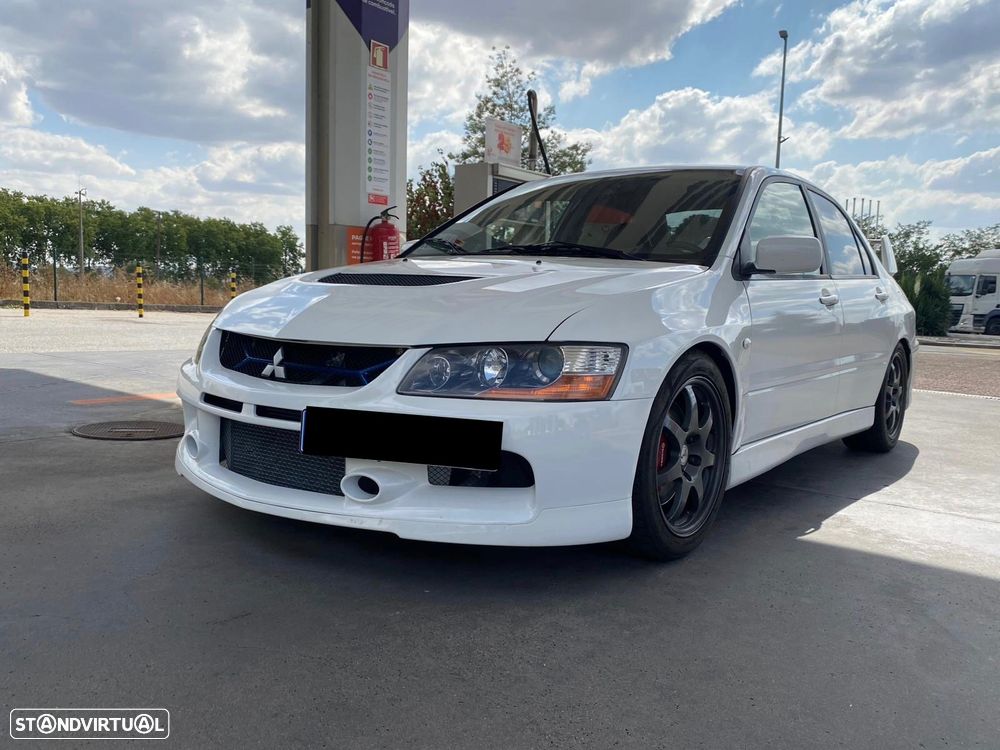 Mitsubishi Lancer Evolution IX - 8