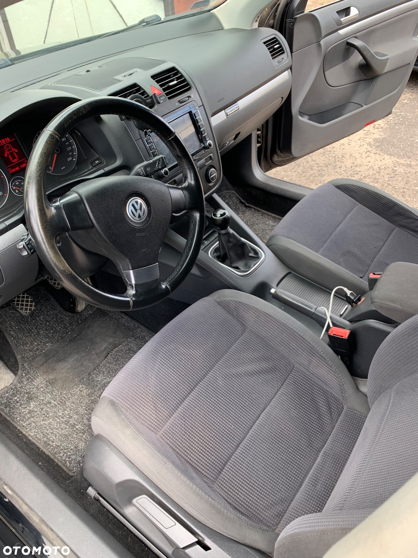 Volkswagen Golf - 17