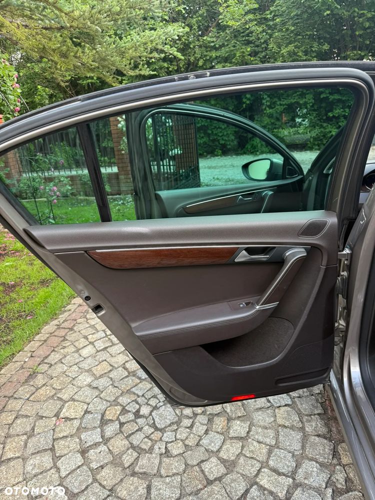 Volkswagen Passat 2.0 TDI 4Mot Highline DSG - 19