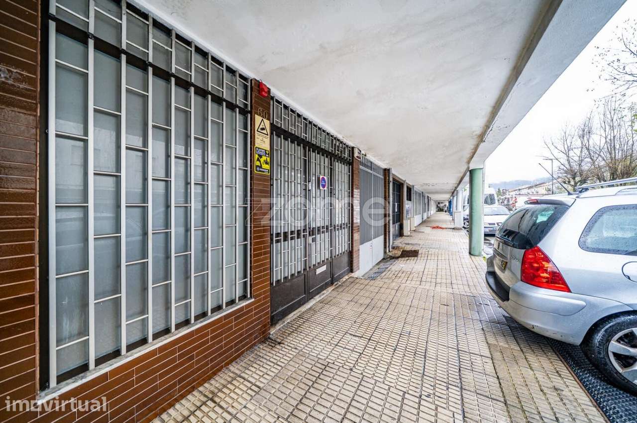 Loja com 100m² no Fujacal – Ideal para Comércio, Serviços ou Invest... - Grande imagem: 2/22
