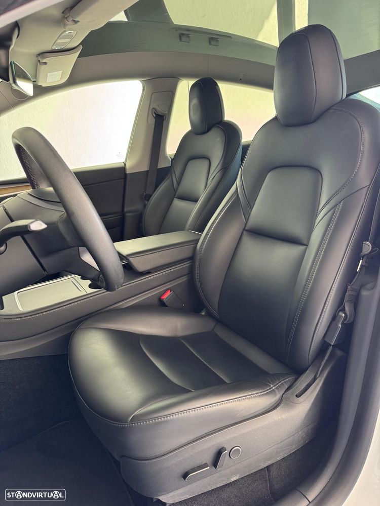Tesla Model Y Long Range Dual Motor AWD - 14