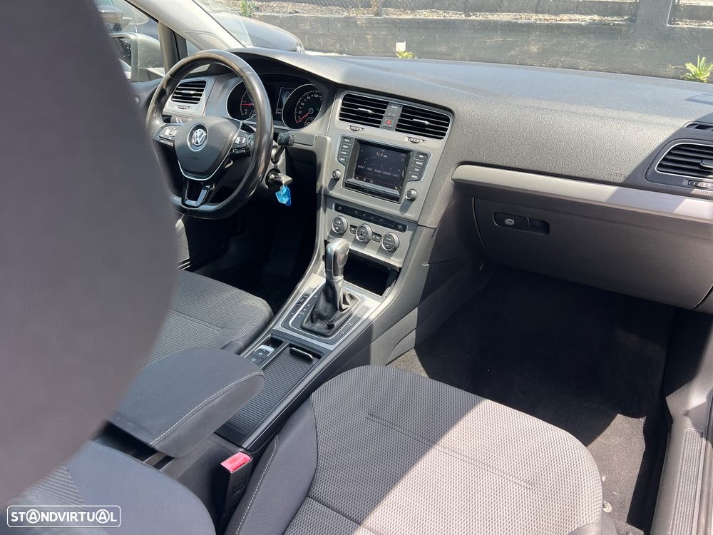 VW Golf 1.6 TDi Trendline DSG - 13