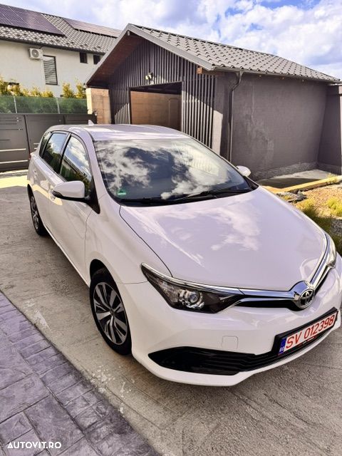 Toyota Auris 1.3 Dual VVT-i Terra - 1