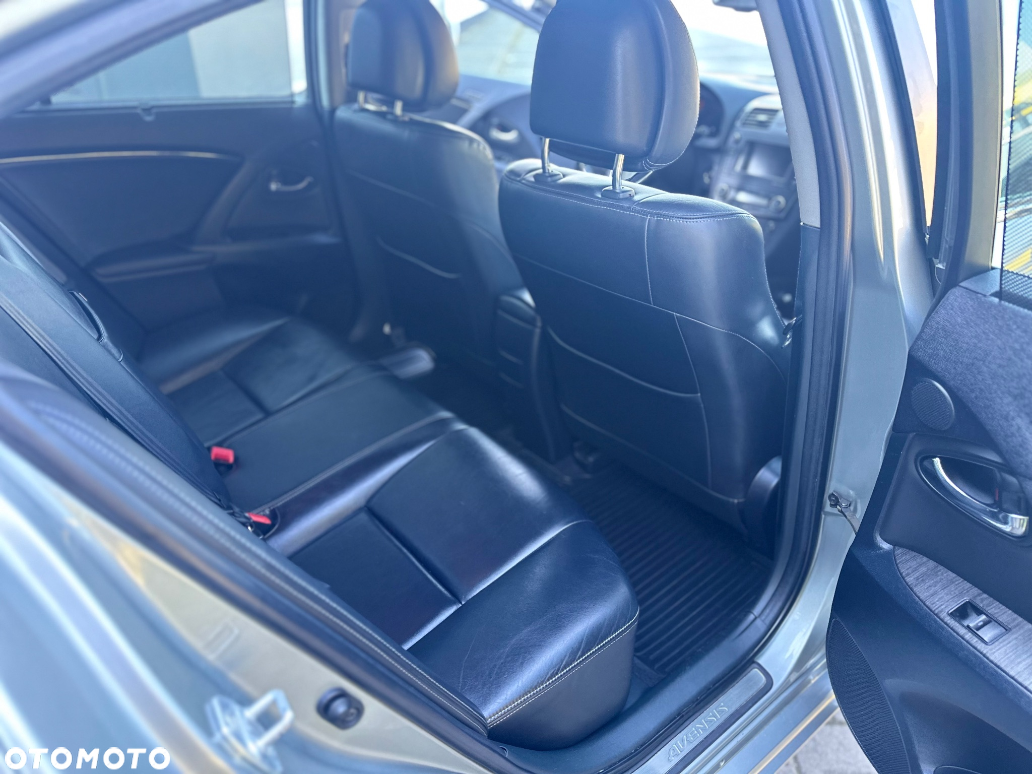 Toyota Avensis - 9