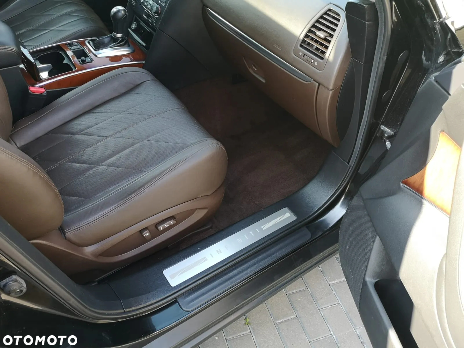 Infiniti FX FX35 - 23
