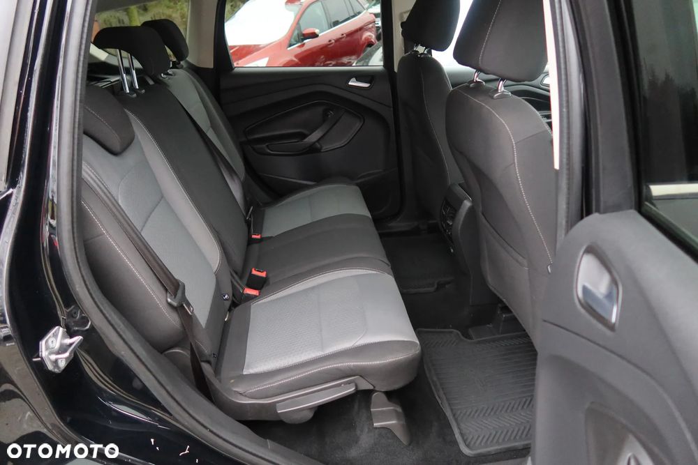 Ford Kuga 2.0 TDCi 2x4 Titanium - 8