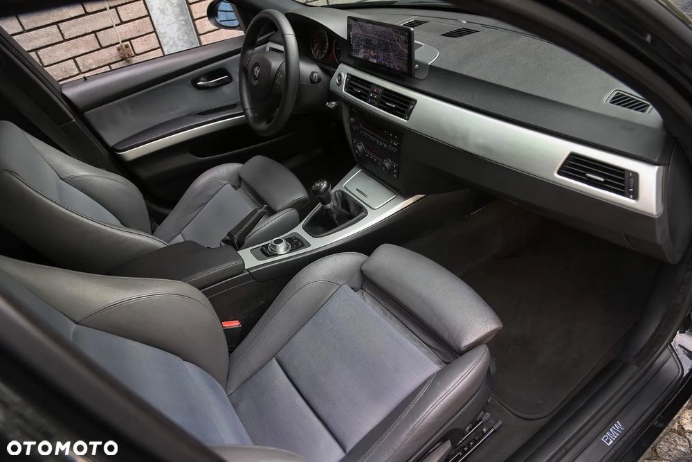 BMW Seria 3 - 32