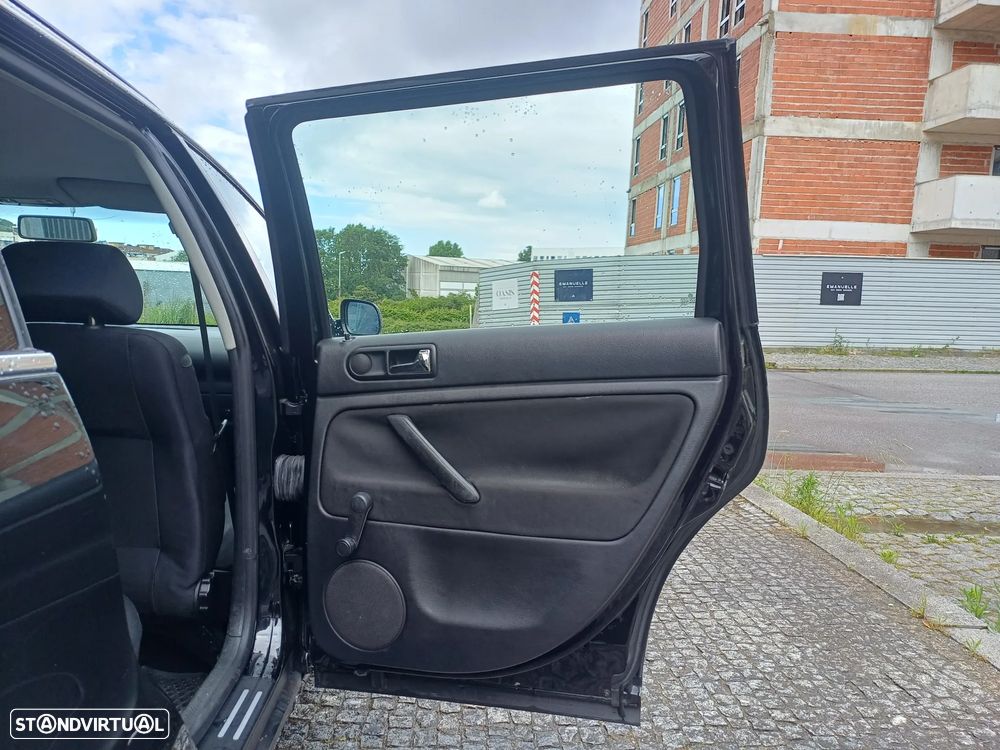 VW Passat Variant 1.9 TDi Confortline - 35