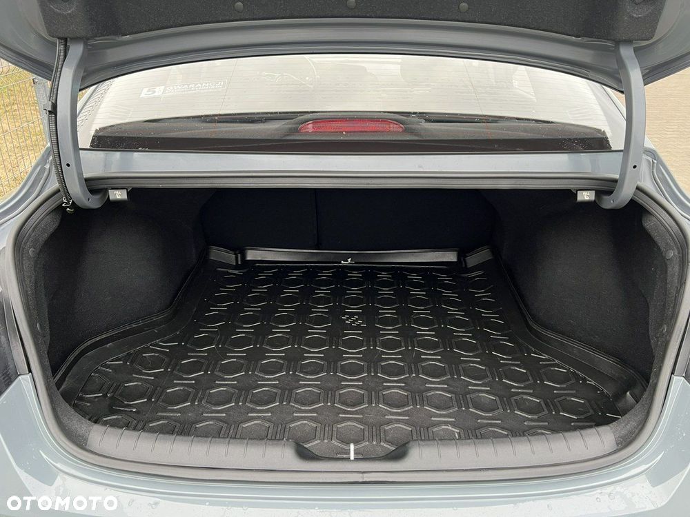 Hyundai Elantra - 13