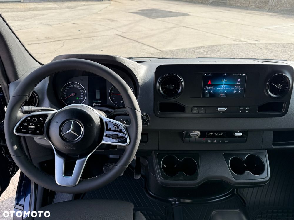 Mercedes-Benz Sprinter 319 - 13