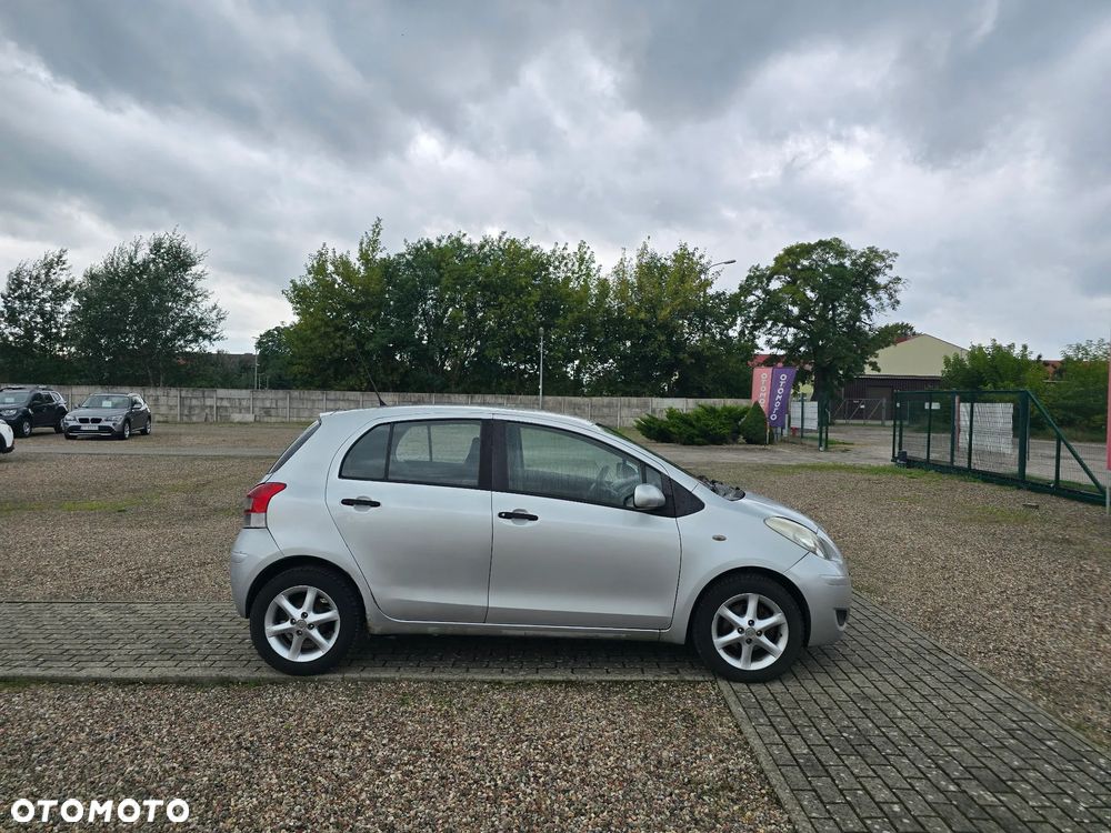 Toyota Yaris 1.4 D-4D Luna EU5 - 5