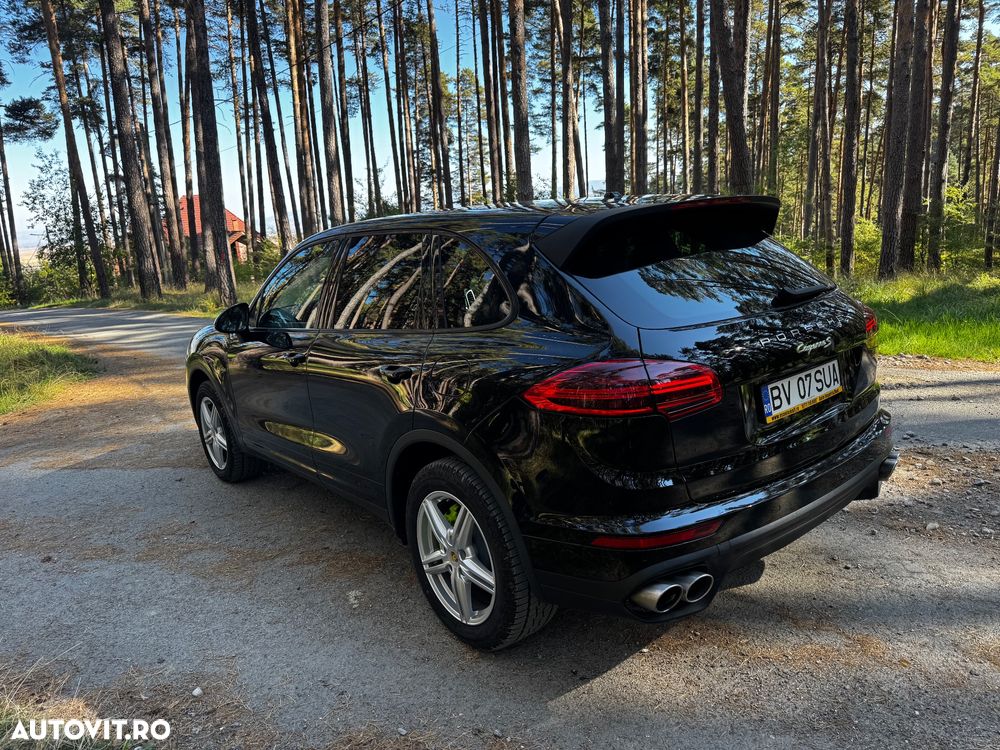 Porsche Cayenne - 4
