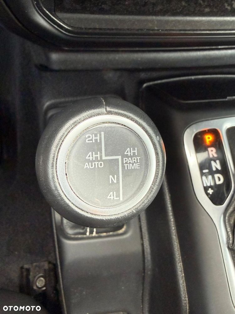 Jeep Wrangler 2.2 CRDi Hardtop AWD Automatik Sport - 29