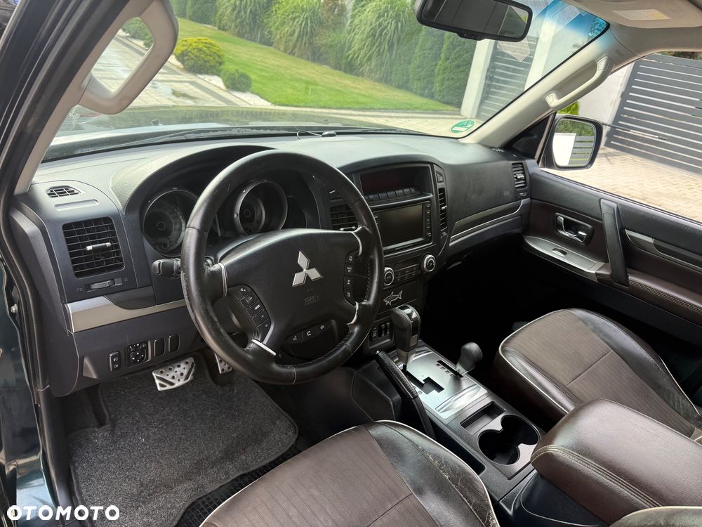 Mitsubishi Pajero 3.2 DI-D Automatik Limited Edition - 18