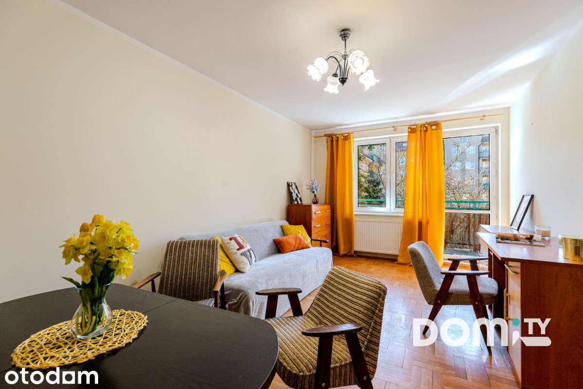 Komfortowe 2 pokoje, balkon, nowa duża kuchnia