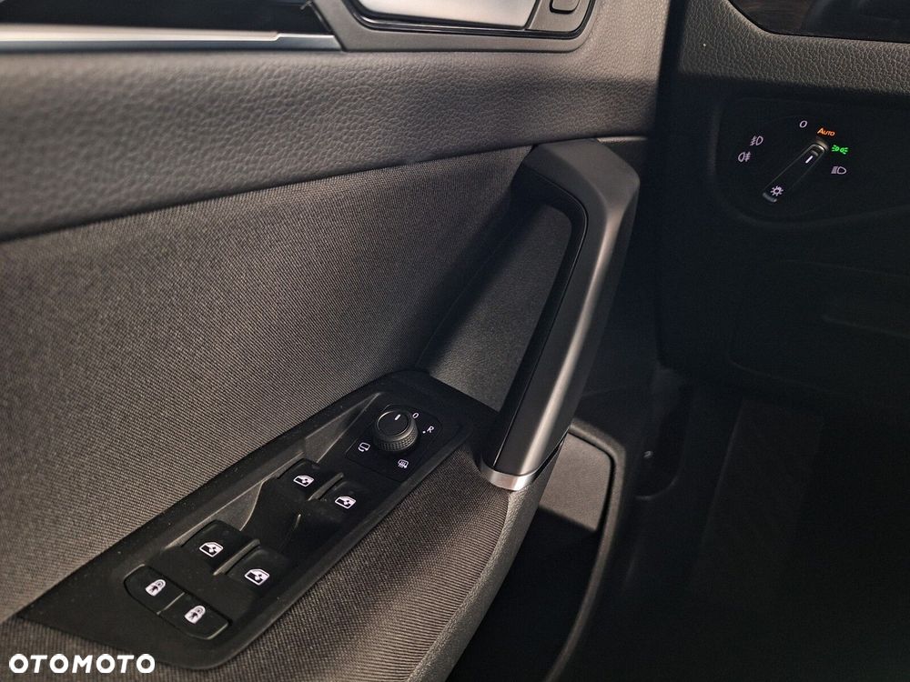 Volkswagen Touran 2.0 TDI BMT Comfortline DSG - 40