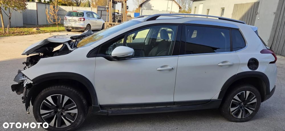PEUGEOT 2008 1,2 puretech zwrotnica lewy przód - 1