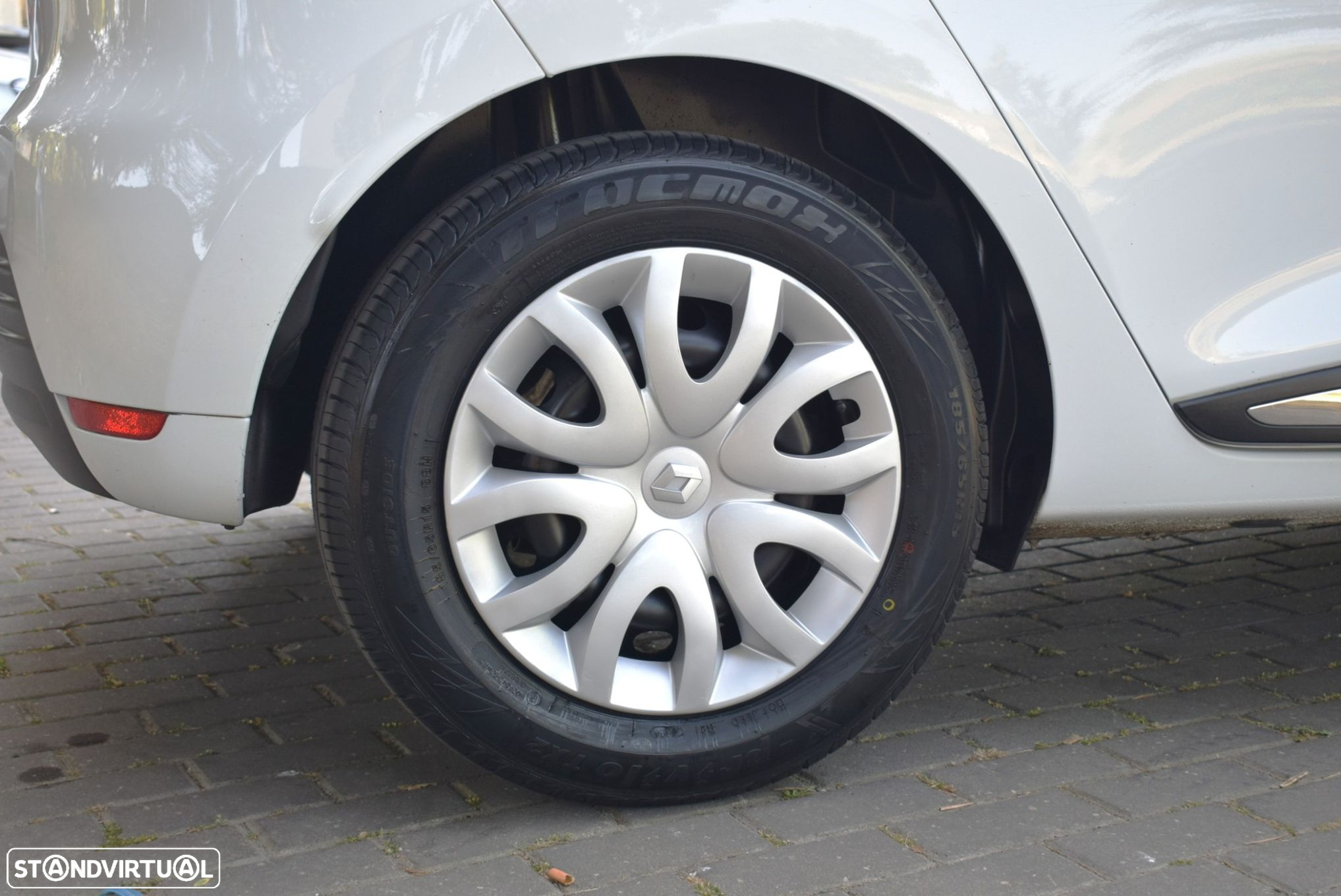 Renault Clio 1.2 Zen - 33