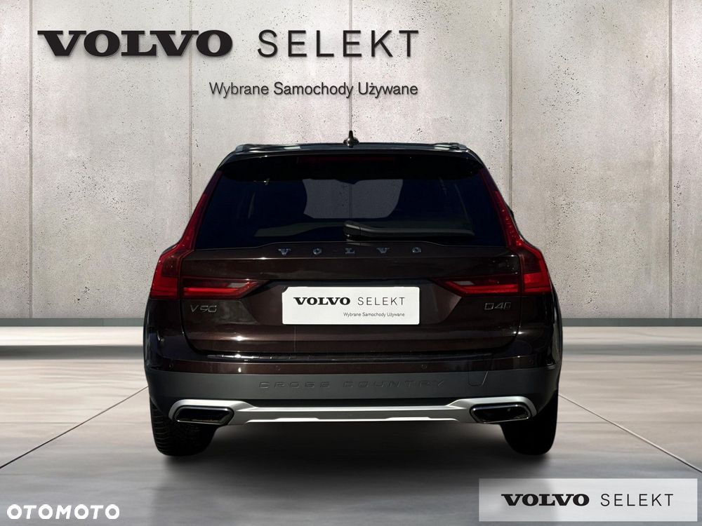 Volvo V90 Cross Country - 4