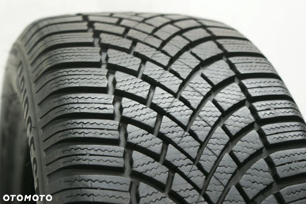215/55R17 BRIDGESTONE BLIZZAK LM005 , 6,8mm . - 2