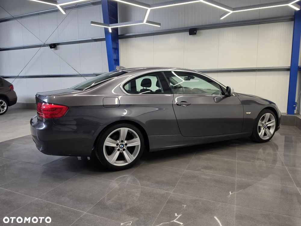 BMW Seria 3 320d Edition Exclusive - 18