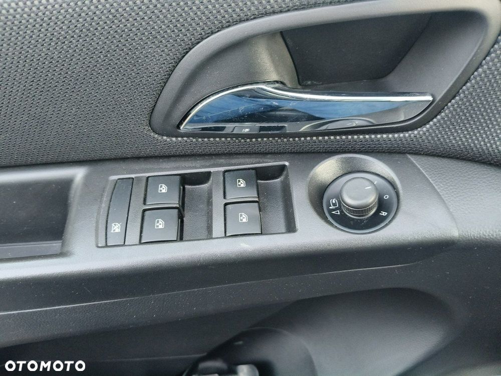 Chevrolet Cruze - 15