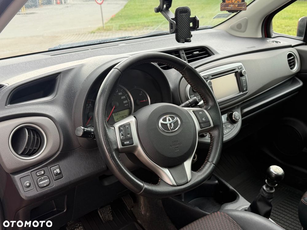 Toyota Yaris 1.33 Premium - 9