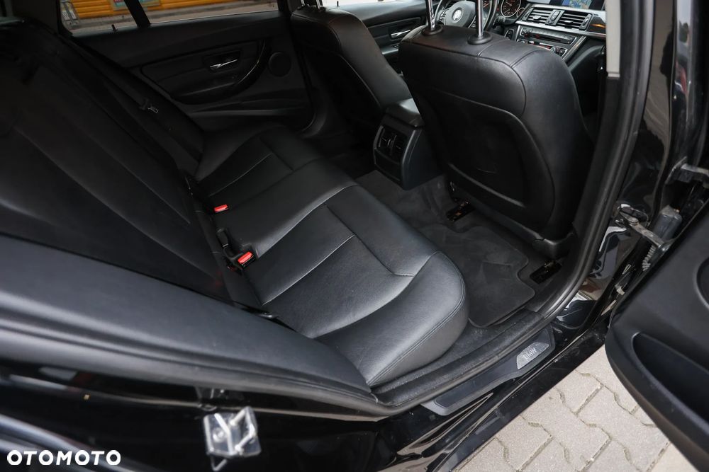 BMW Seria 3 320d Luxury Line - 19