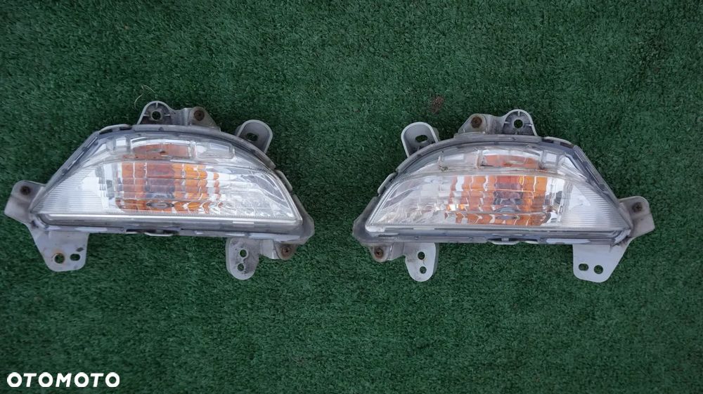 Mazda 3 BM kierunkowskaz prawy